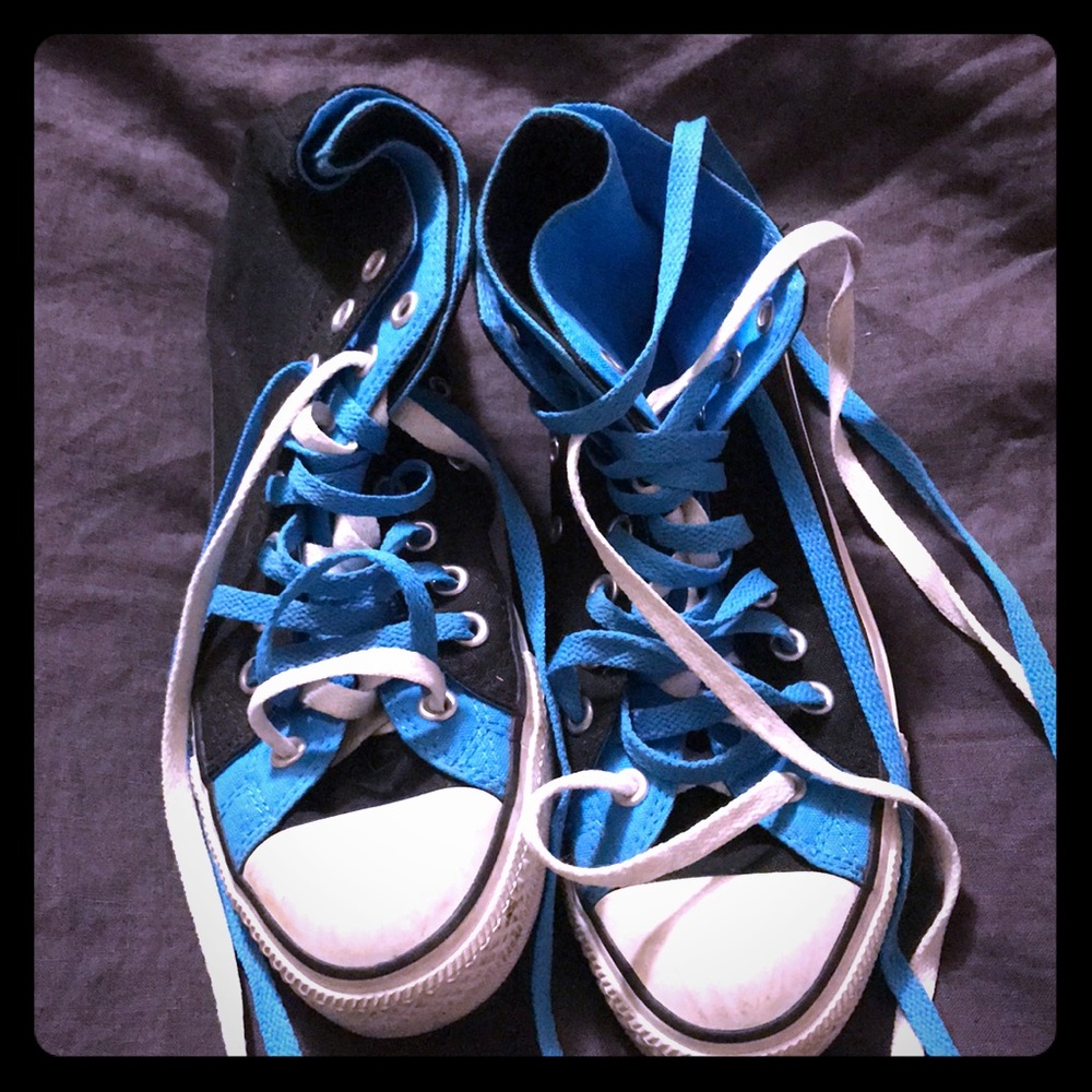 Converse sneakers a little wear on the white part